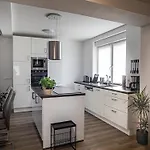 Citabria, Elegante Wohnung, 2 Schlafzimmer, Ueberdachte Terrasse